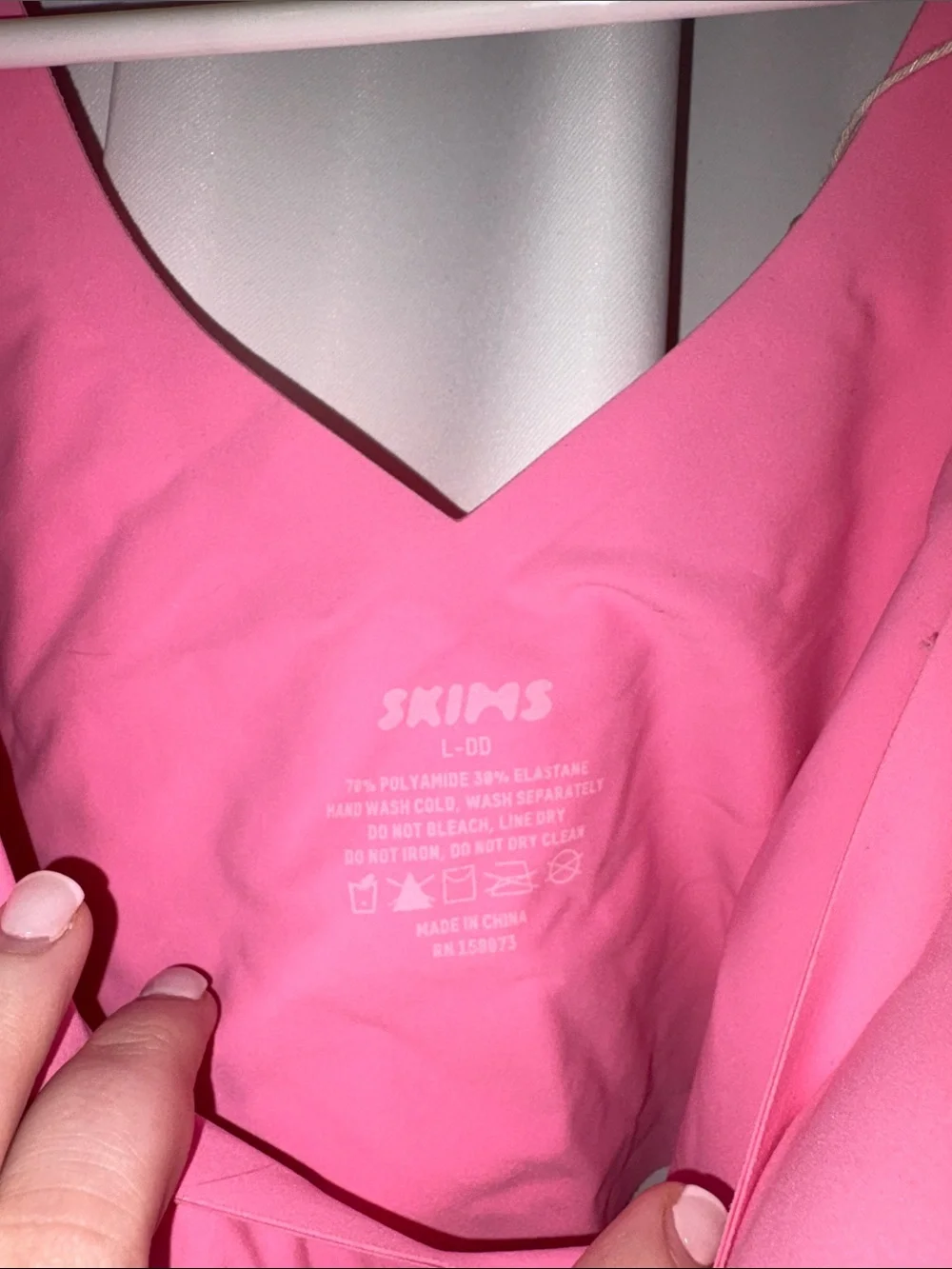 SKIMS Seamless Padded Crop Bra - Pink - Picture 2 of 4